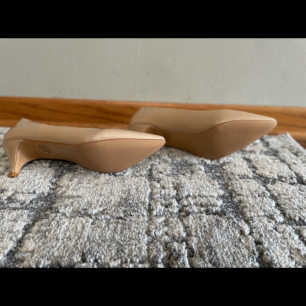 BRAND NEW -FOREVER LINK, point toe pumps - Picture 3 of 3